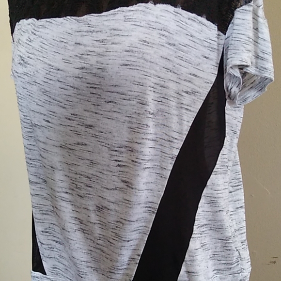 Express Mesh Cut Out Crop Top - Picture 3 of 6